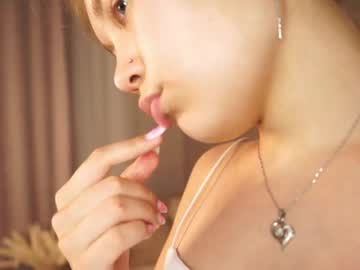 winky pinky